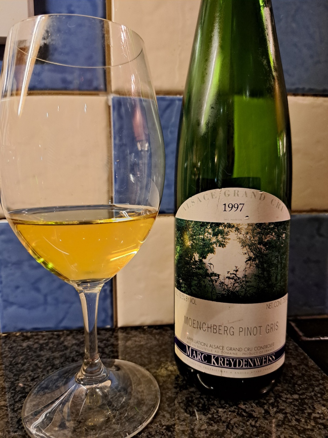 Marc Kreydenweiss Alsace Grand Cru Moenchberg Pinot Gris 1997 - bottle & glass